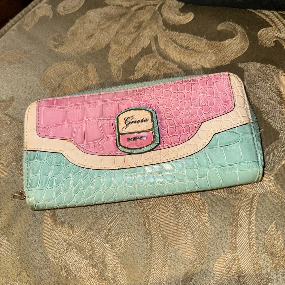 Guess pastel wallet